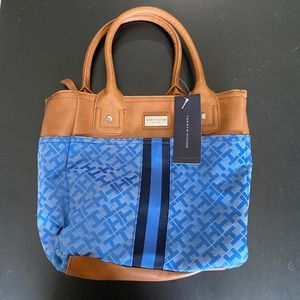 NWT Blue Tommy Hilfiger purse